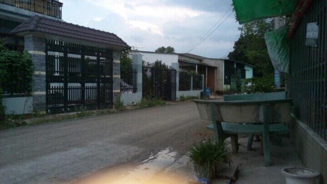 Cần bán dãy nhà tro 350m 24 phòng thu nhập 23 triêu/1 tháng liên hệ 01699790379