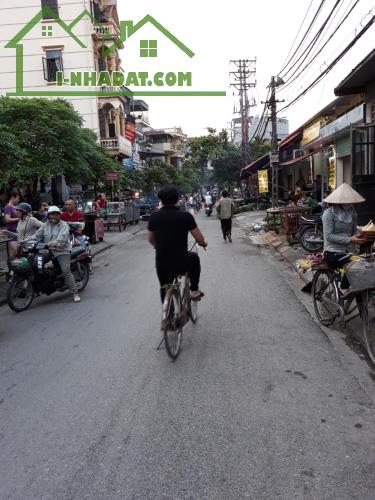 Bán đất có nhà cấp 4 ở phố Kim Giang, Thanh Liệt, Thanh Trì, Hà Nội. - Diện tích: 52m2. - 3
