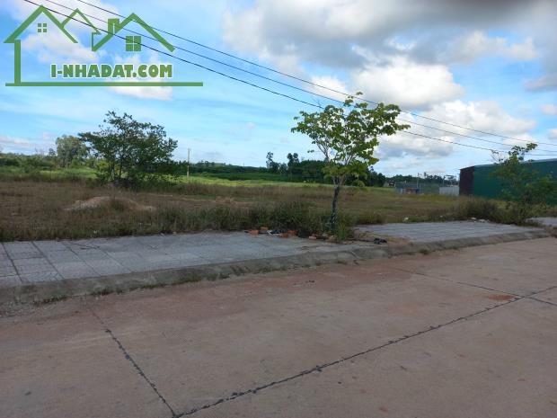 Bán đất mặt tiền Quốc lộ 1A Bình Long Bình Sơn Quảng Ngãi khu tái định cư Cây Trâm 5X25m