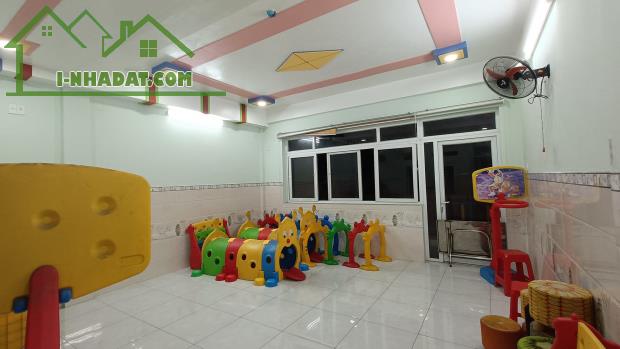 Một căn duy nhất làm trung tâm dạy học - Nhà mặt tiền Nguyễn Thị Đặng - Quận 12 - 1