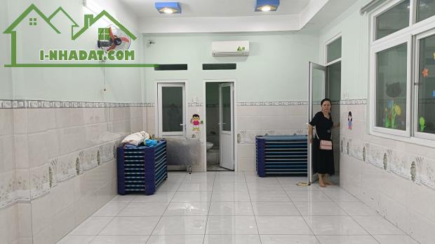 Một căn duy nhất làm trung tâm dạy học - Nhà mặt tiền Nguyễn Thị Đặng - Quận 12 - 3