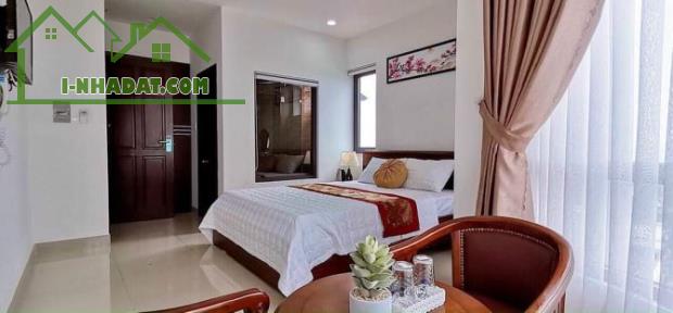 Cho thuê khách sạn 31 phòng đường Thùy Vân, cách biển Bãi Sau 100m