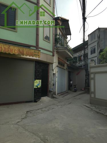 Nhà mặt kinh doanh khu phố sầm uất Kim Chung, Đông Anh, Lô góc, 40m2, 2.8 tỉ - 2