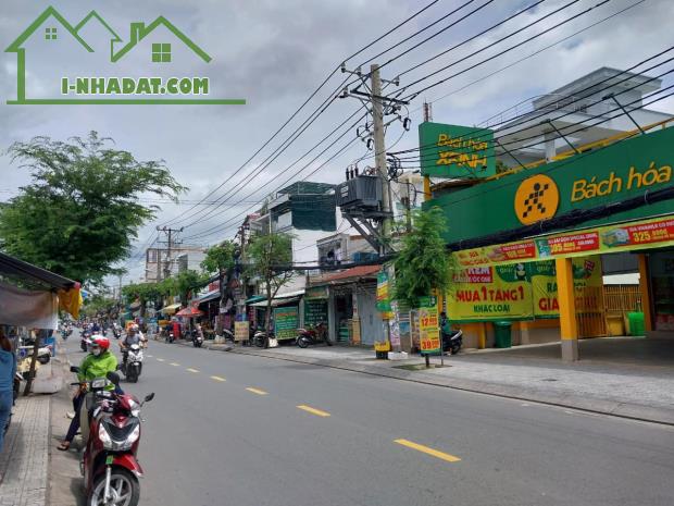 Bán mặt bằng kinh doanh Nguyễn Văn Quá, vị trí đẹp, diện tích lớn giá mềm - 3