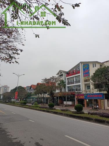 Bán biệt thự 4 mặt đường Lưu Khánh Đàm, kđt Việt Hưng, diện tích 190m2 nhà 4 tầng