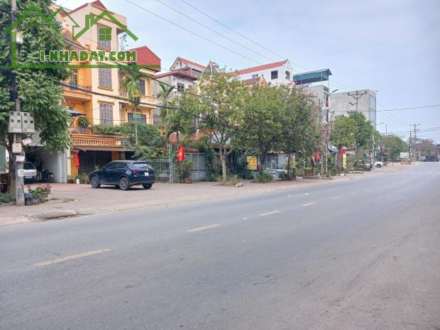 Bán nhà mặt phố kinh doanh Hà Huy Tập, H.Gia Lâm, vỉa hè 8m để xe ngày đêm. 110m2 giá 9 tỷ