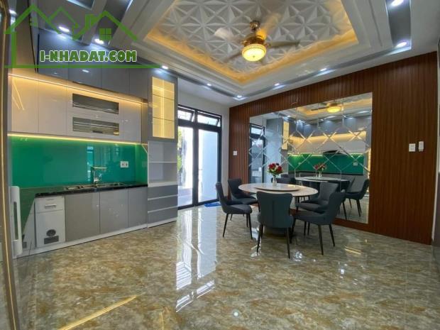 Bán nhà đẹp full nội thất - Huỳnh Tấn Phát Q.7 - 5.2*22.5M - 4 tầng thang máy, nhỉnh 11 tỷ - 4