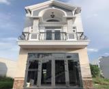 Nhà mới 100% chủ về quê gởi bán lại kế trường Cao Đẳng Việt Nam - Hàn Quốc ở TP Tân Uyên