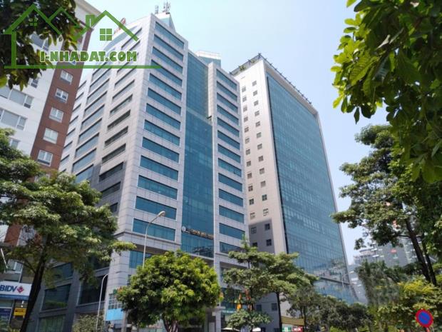 Tòa nhà Việt Á Duy Tân, Hà Nội có 100-400m2 văn phòng cho thuê đủ nội thất nhận mb ngay