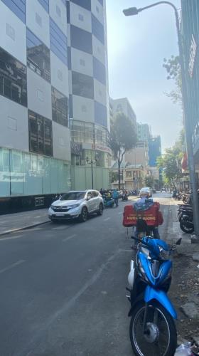 Bán nhà đường Nguyễn Trãi,P.Bến Thành Quận 1, Dt: 4mx14m, Nở hậu 6m,trệt 3 lầu.Gía 37 tỷ