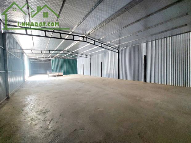Cho thuê kho xưởng đầu đường Trần Thủ Độ, Hoàng Mai, 300m, container ra vào