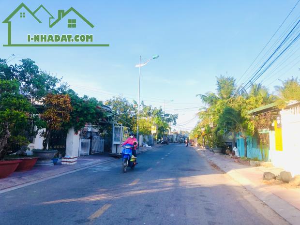 Bán nhà đẹp mặt tiền trung tâm Thị xã LaGi, Bình Thuận