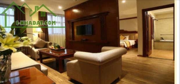 Bán khách sạn 4* phố Trần Thái Tông Quận Cầu Giấy 12 tầng, mặt tiền 10m, giá 135 tỷ.