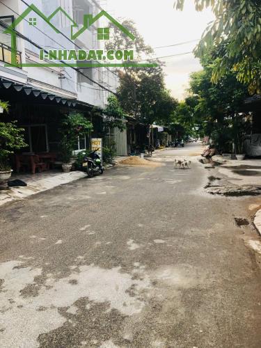 Bán đất tặng nhà gác lửng đường Nguyễn Chích, DT 82,5m2 hướng Đông Bắc giá 3,45 tỷ. - 2