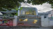 Anh House - Ngôi nhà hẹp ngang dài sâu với mặt tiền uốn cong lạ mắt