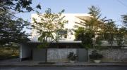 House in Bàu Vá: Thiết kế xoay 45 độ - Tối ưu không gian và kết nối với thiên nhiên
