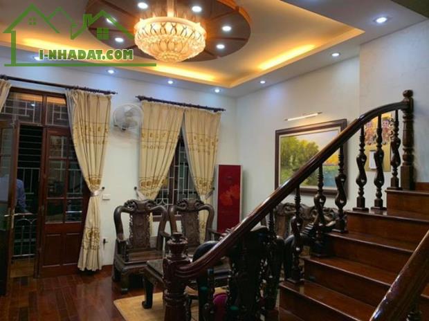 Bán nhà ngõ 167 Tây Sơn, Đống Đa, DT60m2, 3 tầng, 2 mặt tiền, giá 5,2 tỷ, Lh 0981552225