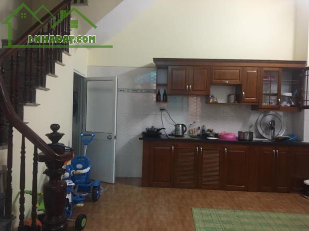 Bán nhà như bán đất, nhà 3 tầng 4pn, đẹp thoáng 42m2 mt 6.8m, đội cấn, ba đình, giá 2.68 t - 9