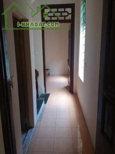 Bán nhà như bán đất, nhà 3 tầng 4pn, đẹp thoáng 42m2 mt 6.8m, đội cấn, ba đình, giá 2.68 t - 4