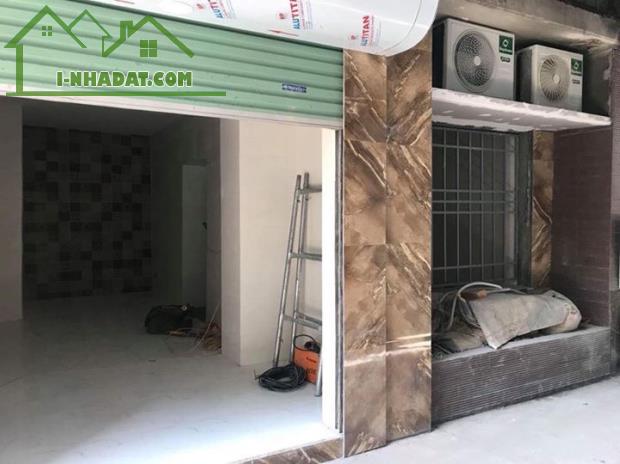Cần bán căn hộ khép kín T1, 2 P , 30m2 giá 1,8 tỷ ngõ phố ô to 8/3 Hai Bà Trưng - 1