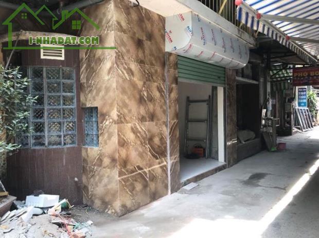 Cần bán căn hộ khép kín T1, 2 P , 30m2 giá 1,8 tỷ ngõ phố ô to 8/3 Hai Bà Trưng