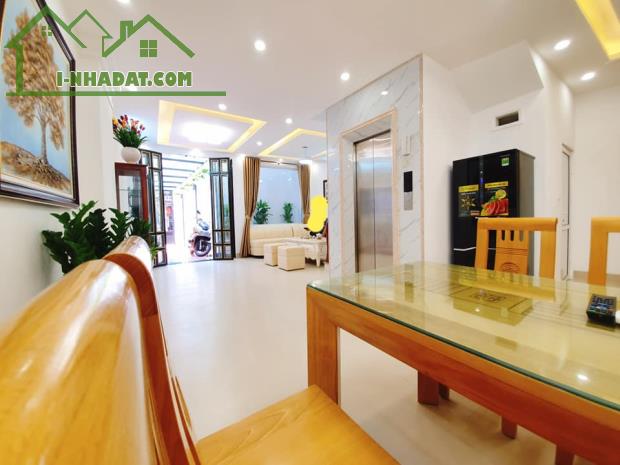 BÁN NHÀ ĐẸP PHỐ BỒ ĐỀ, ÁI MỘ, 71M x 7T, THANG MÁY, GARA Ô TÔ. NHỈNH 16 TỶ,