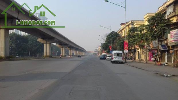 Mặt phố Nguyễn Trãi đắc địa, mặt tiền rộng kinh doanh khủng , 52m2 chỉ 11.5 tỉ.