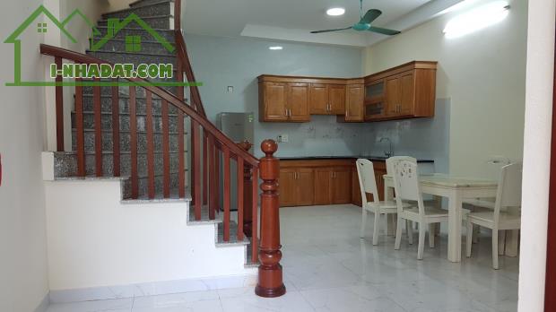 Bán nhà 50m2 ngõ 194 Thanh Đàm, thông ra ngõ 896 Nguyễn Khoái, nhà đẹp ở ngay, Giá 2,15 tỷ