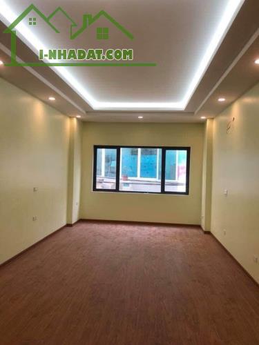 Bán nhà riêng Nguyễn Lương Bằng, Đống Đa, 42m2 x 5T X MT 4m.Thoáng mới đẹp gần ô tô.