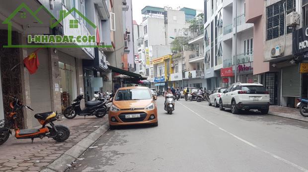Cần bán nhà Kinh doanh mặt phố Đông Các, quận Đống Đa, 48m2, giá chỉ 12 tỷ, LH: 0963520025