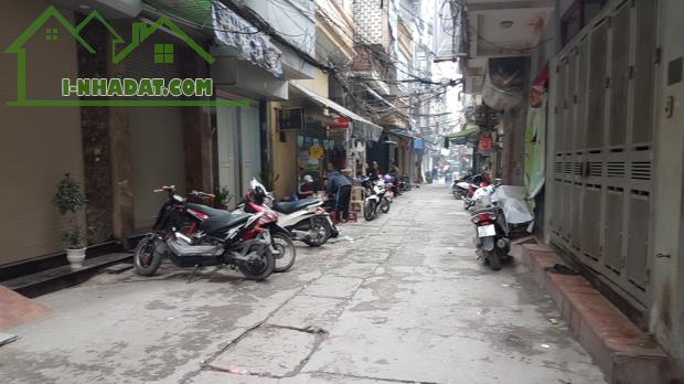 Bán nhà đường Tân Mai, 50m2, 5T, cách mặt phố 30m, ngõ 3 gác tránh thông thẳng, Giá 3,9 tỷ - 5