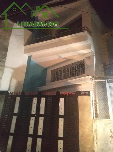 Bán nhà Quận 10, HXH, mặt tiền CMT8, DT 60M2,  giá chỉ 9,5tỷ