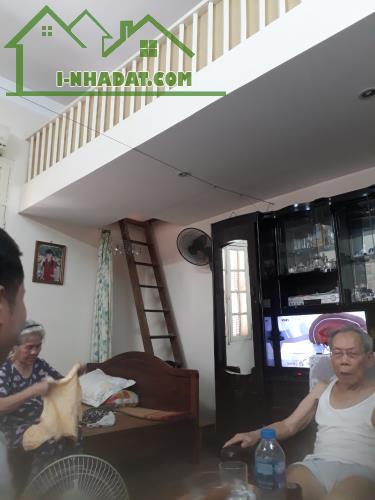 Bán căn biệt thự T2 53,3m2 và 13.3 m2 nhà C4 tầng 1có nóc tại ngõ Hàng Bún, Ba Đình Hà nội