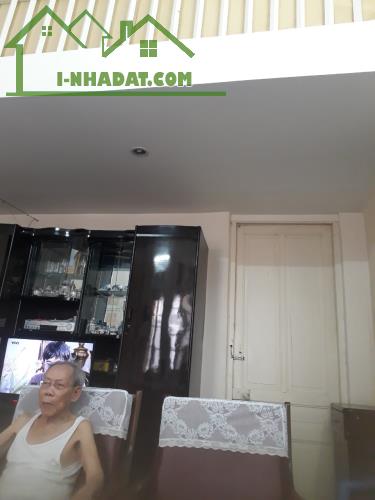 Bán căn biệt thự T2 53,3m2 và 13.3 m2 nhà C4 tầng 1có nóc tại ngõ Hàng Bún, Ba Đình Hà nội - 1