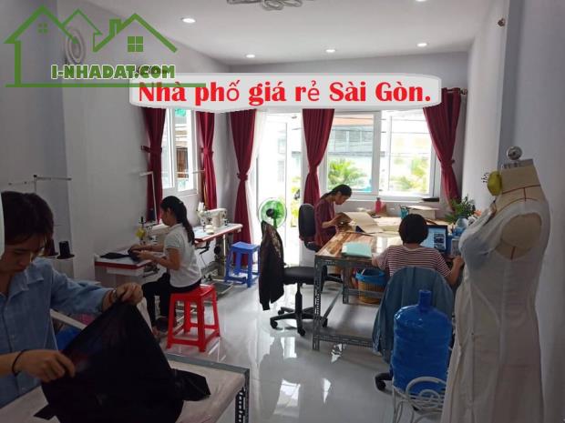 Bán nhà MT KD Nguyễn Trọng Tuyển, P8, Phú Nhuận, 40m2, 3 tầng. Ninh mặt tiền.