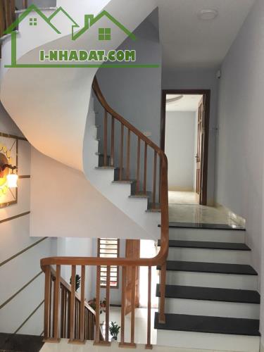 Bán nhà mới xây Thanh Liệt, Thanh Trì DT 36m 5 tầng. Giá 4,5 tỷ