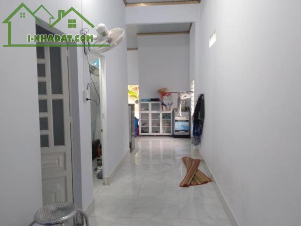 Làm ăn thua lỗ cần bán căn nhà sổ hồng riêng,gần trường học cấp 1.2