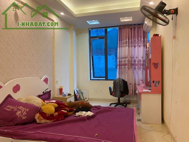 Cách mặt phố Giáp Bát 10m, nhà đẹp diện tích to 45m2, giá chỉ 3.15 tỉ. - 2