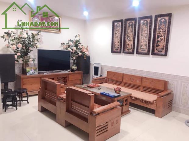 Bán Nhanh Nhà Phố Võ Thị Sáu, Hai Bà Trưng Ôtô, Lô Góc, 50m2x5T, MT 5m, Giá 10.4 tỷ.