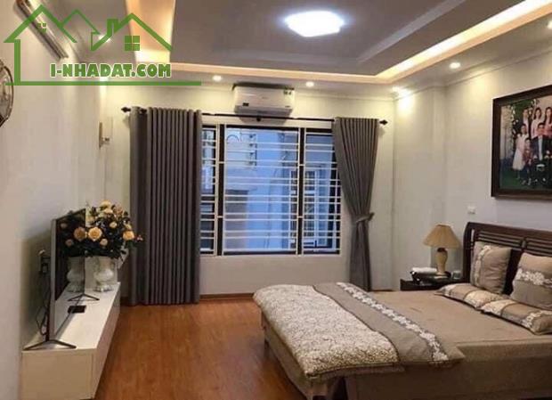 BÁN GẤP NHÀ 40M x 5T, PHỐ TRẠM, CỔ LINH – LONG BIÊN. GIÁ 5 TỶ X