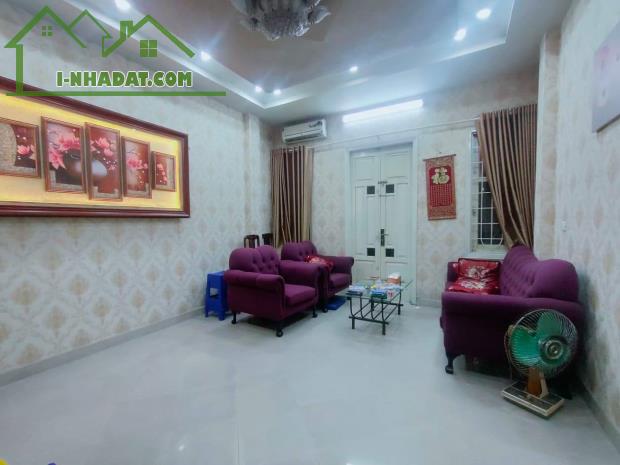 Vị trí Đẹp Nhất, Mặt phố Nguyễn Văn Cừ, DT70m2, Kinh Doanh Đỉnh cao.