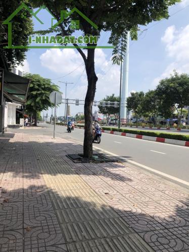 Nhà Bình Thạnh, 50m2 vuông vức, 5 phòng ngủ lớn, đường nhựa bàn cờ 8m - 4