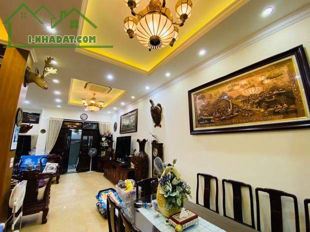 Bán Nhà Ôtô, Phân Lô - Phố 8/3, Hai Bà Trưng 50m2x5T, GARA Ôtô, Kinh Doanh, Giá 9.3 tỷ