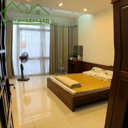 Cần bán nhà 7 tầng thang máy Phố Nguyễn Ngọc Nại, Dt 55m2 ô tô vào nhà , giá 10,5 tỷ