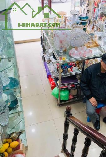 Bán nhà mặt phố Kim Mã, Đang cho thuê kinh doanh, DT 35m2 x4 tâng  giá 12 tỷ - 2