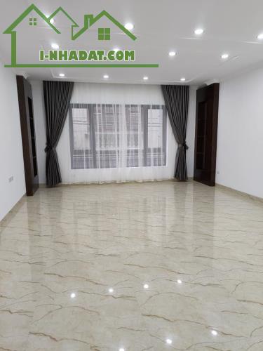 Nhà Phân Lô Ô tô tránh Thang máy KD Quận Cầu Giấy Giá nhỉnh 13 tỷ. LH 0349157982.