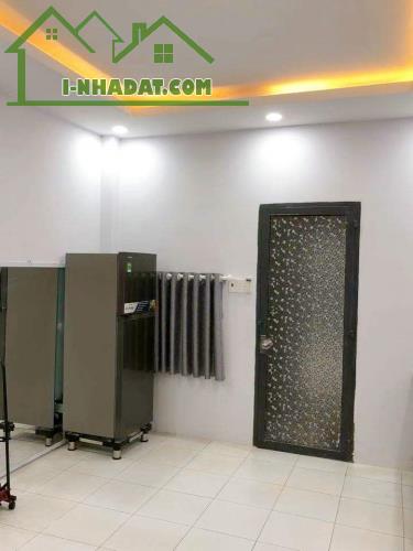 Bán nhà mặt tiền Vĩnh Khánh Quận 4, 65m2 có vỉa hè 40m2 tiện kinh doanh giá chỉ 16.5 tỉ - 1