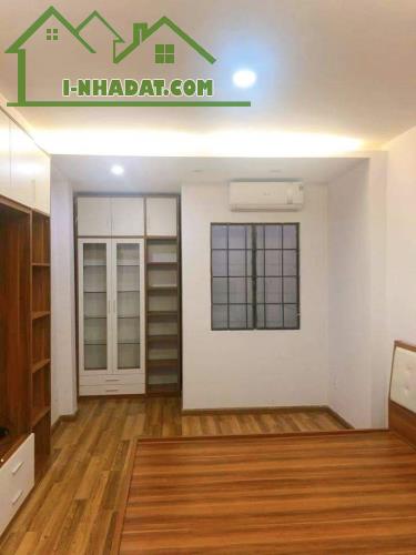 Bán nhà mặt tiền Vĩnh Khánh Quận 4, 65m2 có vỉa hè 40m2 tiện kinh doanh giá chỉ 16.5 tỉ