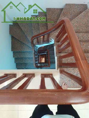 Chính chủ cần bán nhà phố Hoa Lâm- Việt Hưng.DT 36,5m2.Lô góc, 5 Tầng - 4