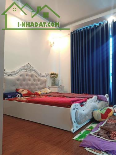 Chính chủ cần bán nhà phố Hoa Lâm- Việt Hưng.DT 36,5m2.Lô góc, 5 Tầng - 3